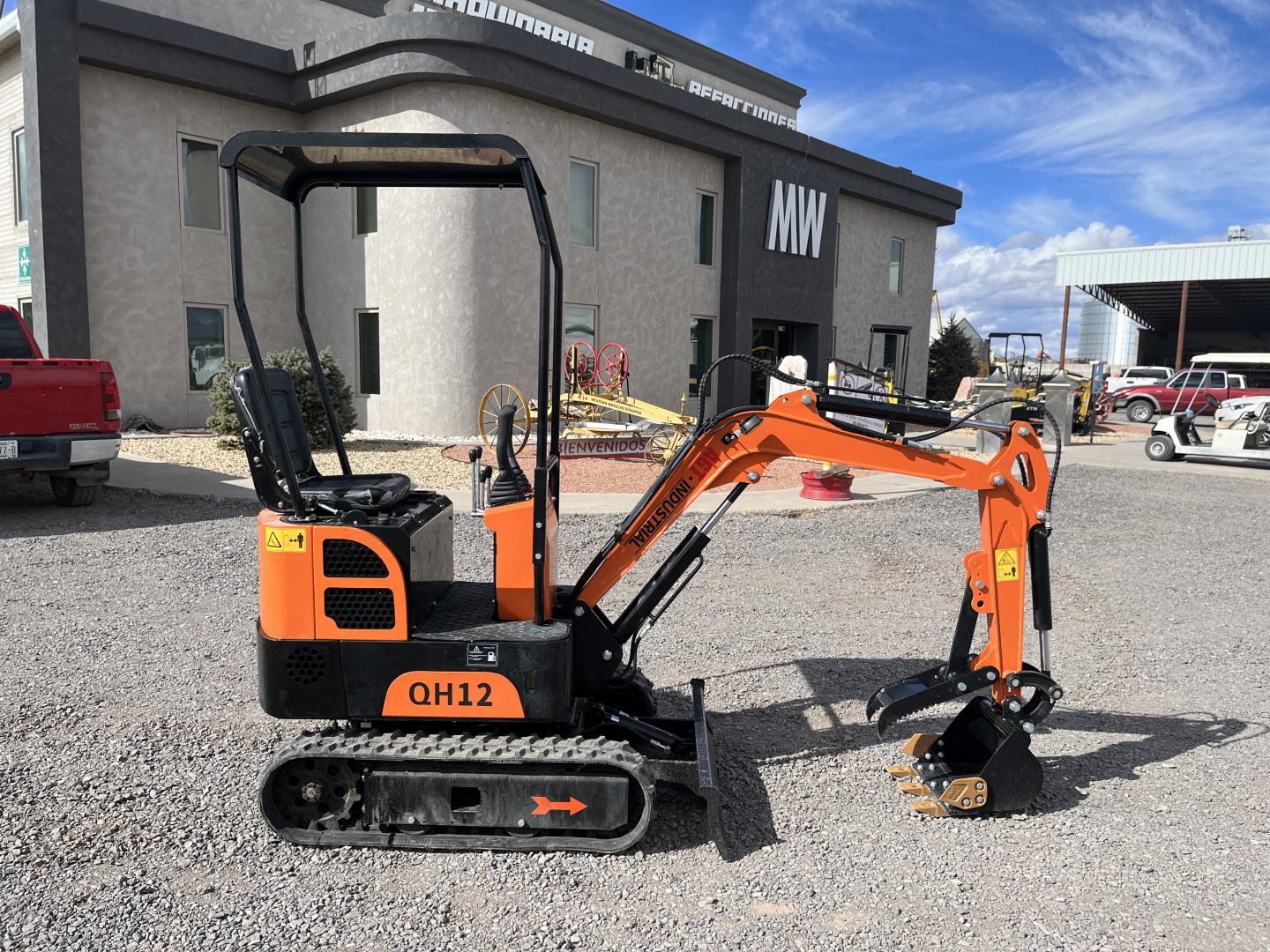 ./imagenes/INVOICE/2019/17382/MINIEXCAVADORA AGROTK QH12 (23).JPG